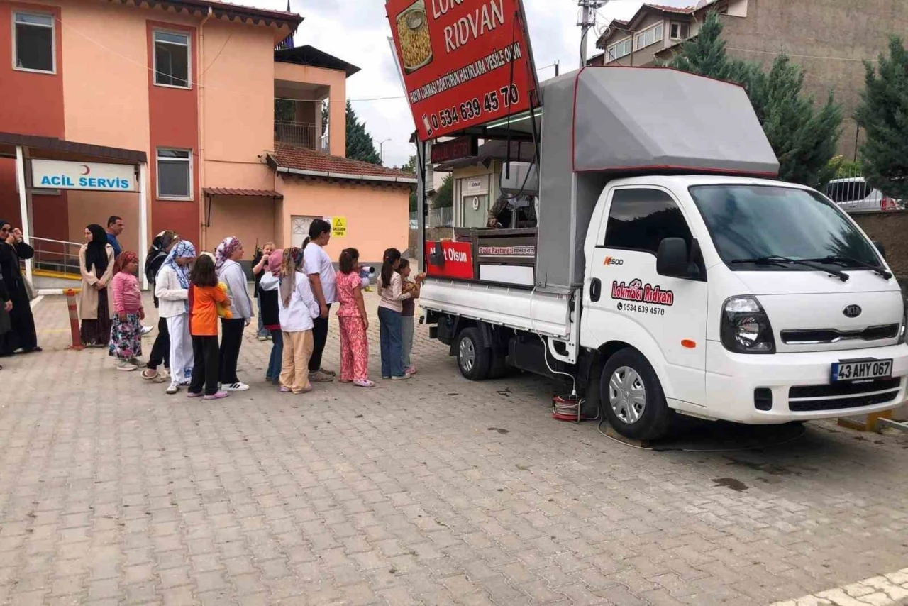 Hisarcık İl&ccedil;e Hastanesi&rsquo;nde geleneksel lokma hayrı
