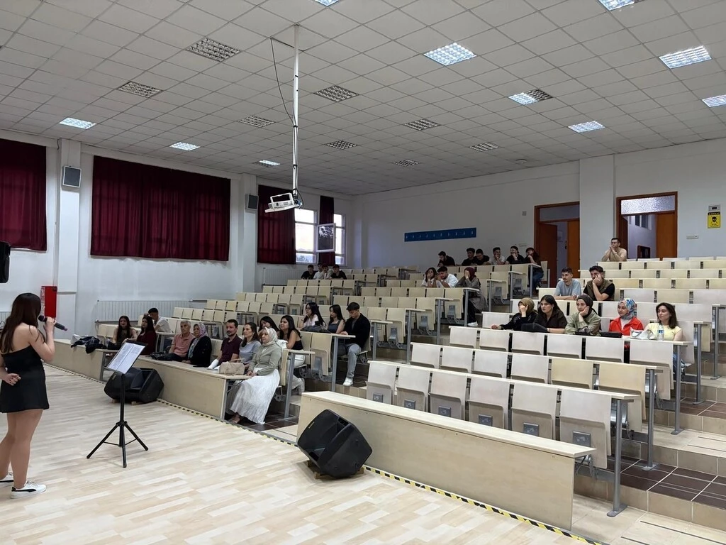 Hisarcık MYO bahar yarıyılı sonu motivasyon konseri düzenlen