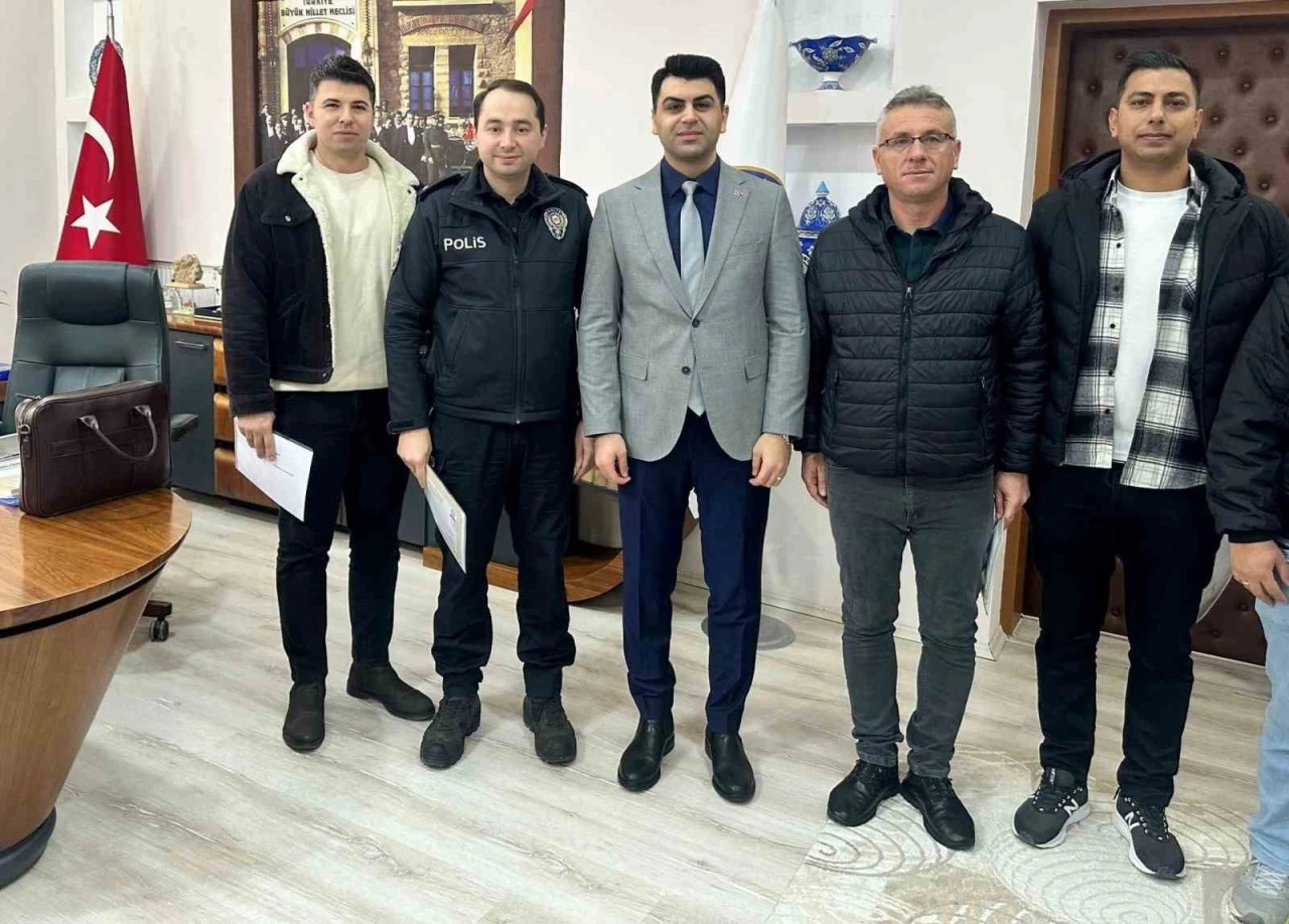 Hisarcık’ta başarılı emniyet amiri ve polislere başarı belgesi