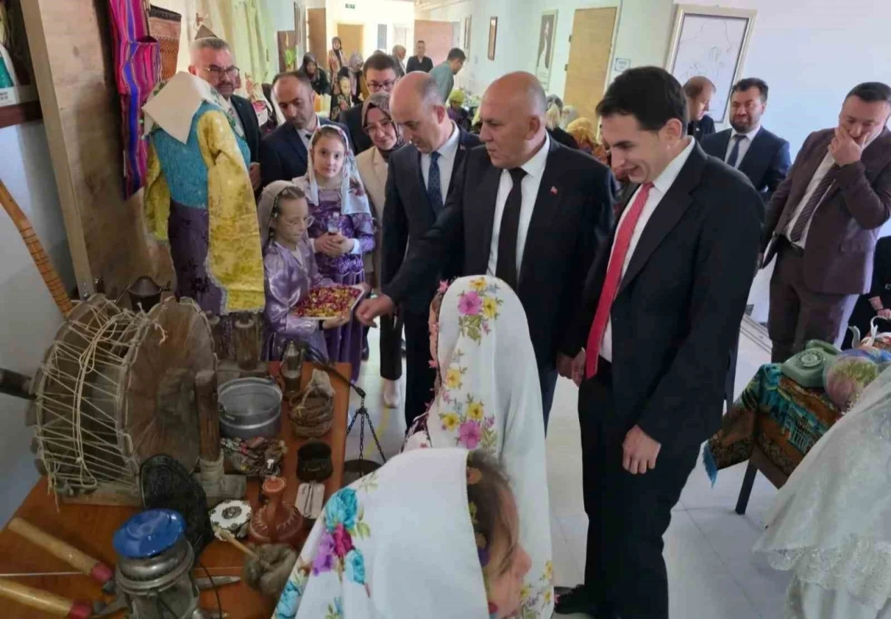 Hisarcık&rsquo;ta miniklere yerli malı kullanımının &uuml;lke ekonomisine katkıları anlatıldı
