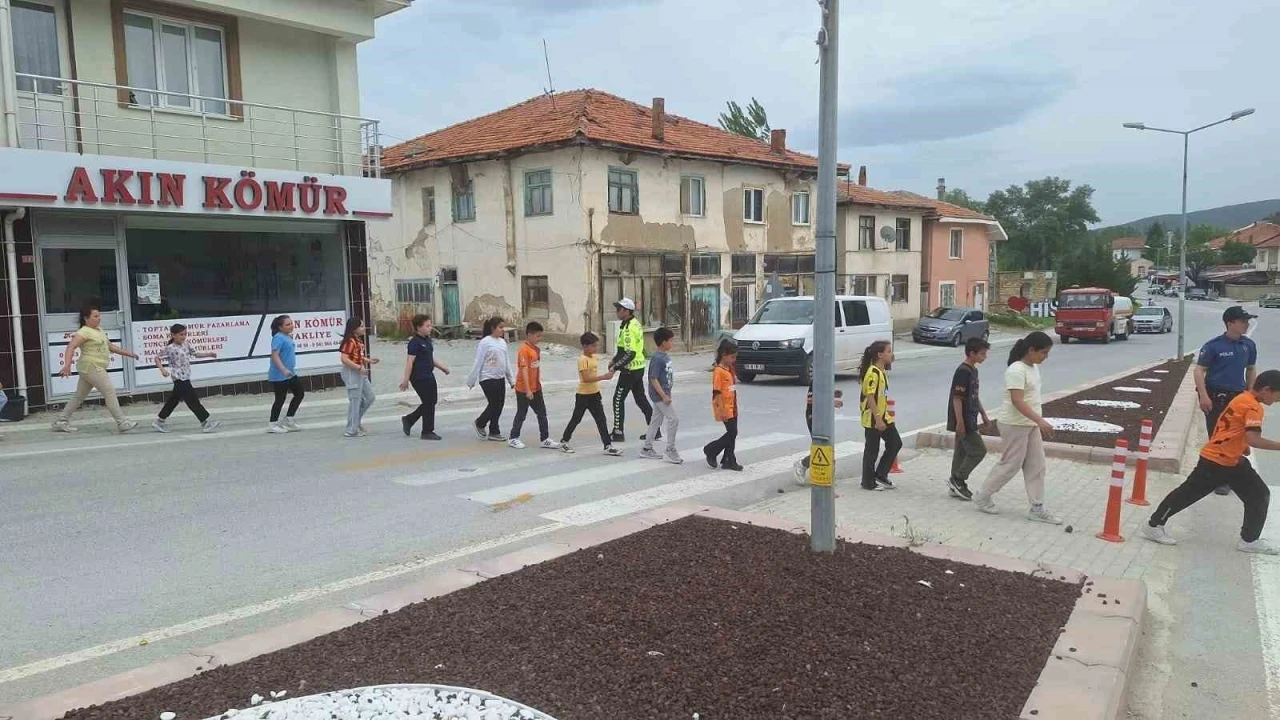 Hisarcık’ta öğrencilere trafik eğitimi
