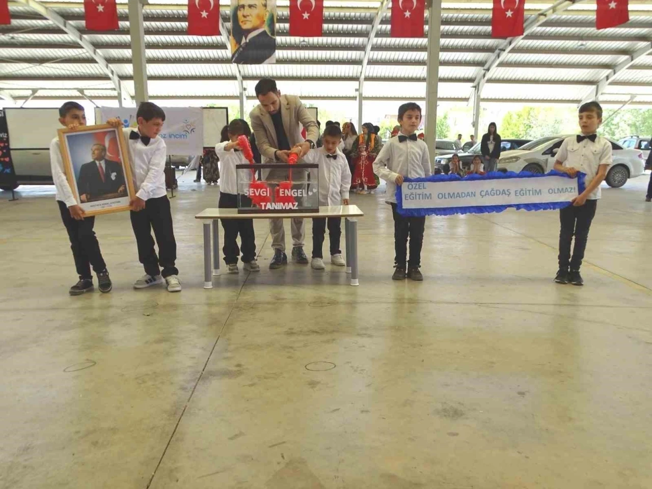 Hisarcık’ta özel öğrencilerin gösterileri büyük ilgi gördü
