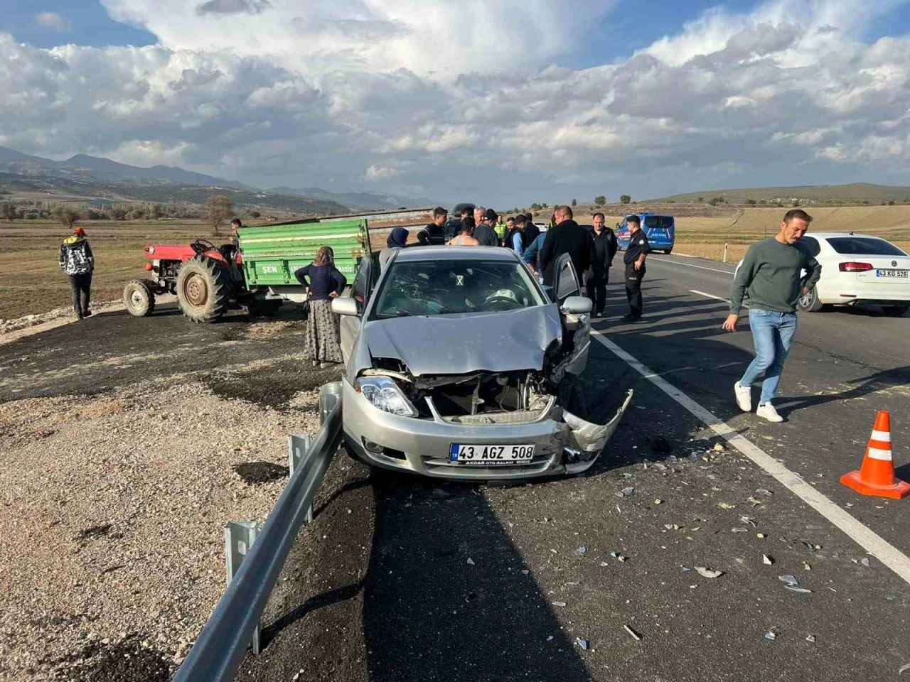 Hisarcık’ta traktörle otomobil çarpıştı: 1 yaralı
