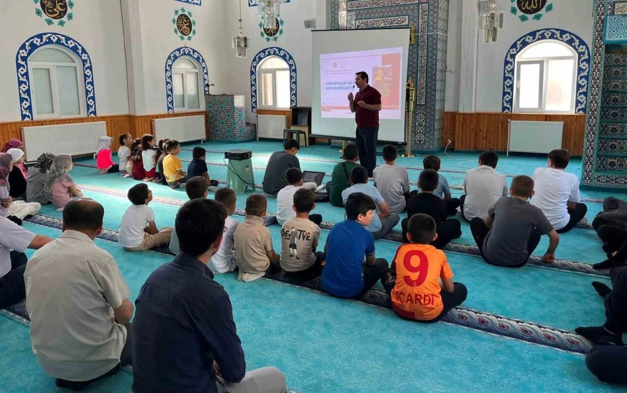 Hisarcık&rsquo;ta Yaz Kur&rsquo;an Kurslarında &ouml;ğrenciler bilin&ccedil;lendiriliyor
