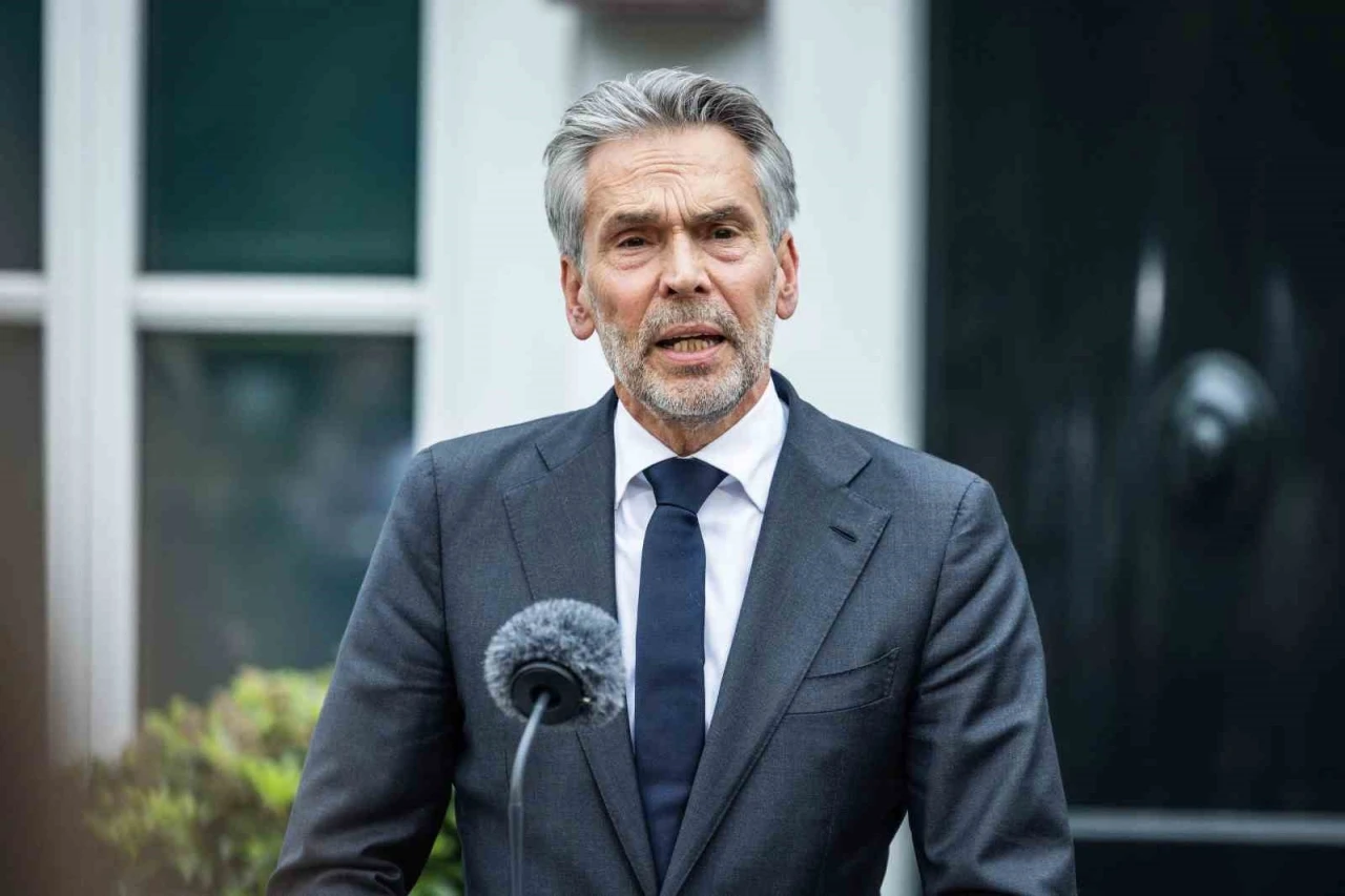 Hollanda’da hükümet dağıldı
