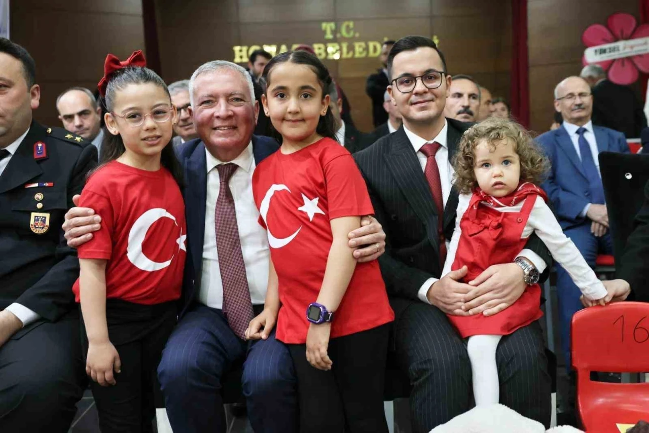 Honaz&rsquo;da 23 Nisan&rsquo;da coşku ve h&uuml;z&uuml;n bir arada yaşandı
