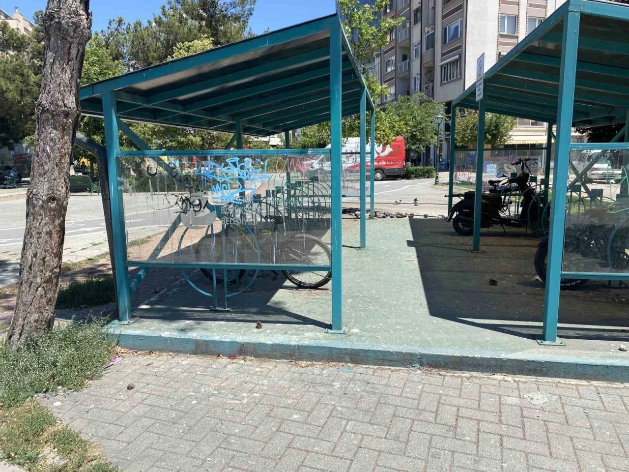 Hoşnudiye&rsquo;deki bisiklet parkları bakım bekliyor
