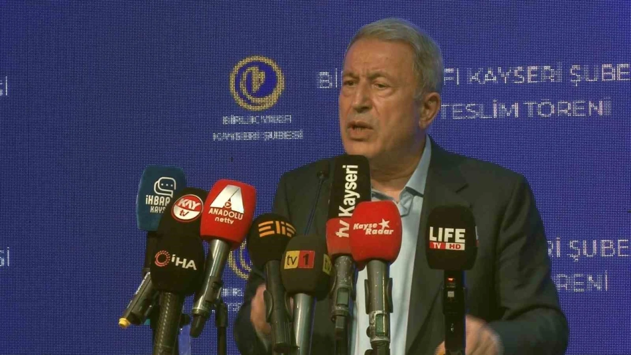 Hulusi Akar: &quot;Biz terörü, teröristi unutmadık fakat bunu bitirmemiz lazım diyoruz&quot;
