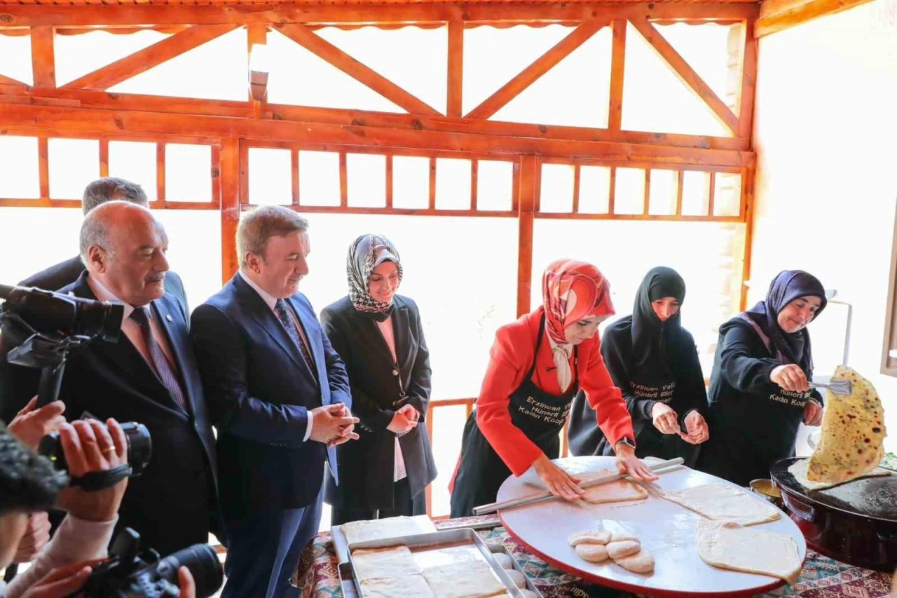 Hünerli Eller Kadın Kooperatifi yeni hizmet binası açıldı
