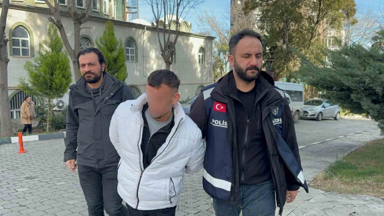 Husumetlisine ateş a&ccedil;tı, başkasını yaraladı
