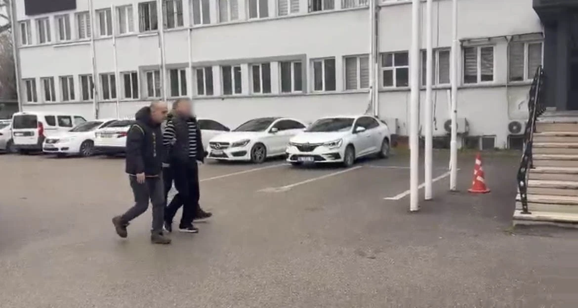 Husumetlisine kurşun yağdırıp ka&ccedil;mıştı: O ş&uuml;pheli polisten ka&ccedil;amadı
