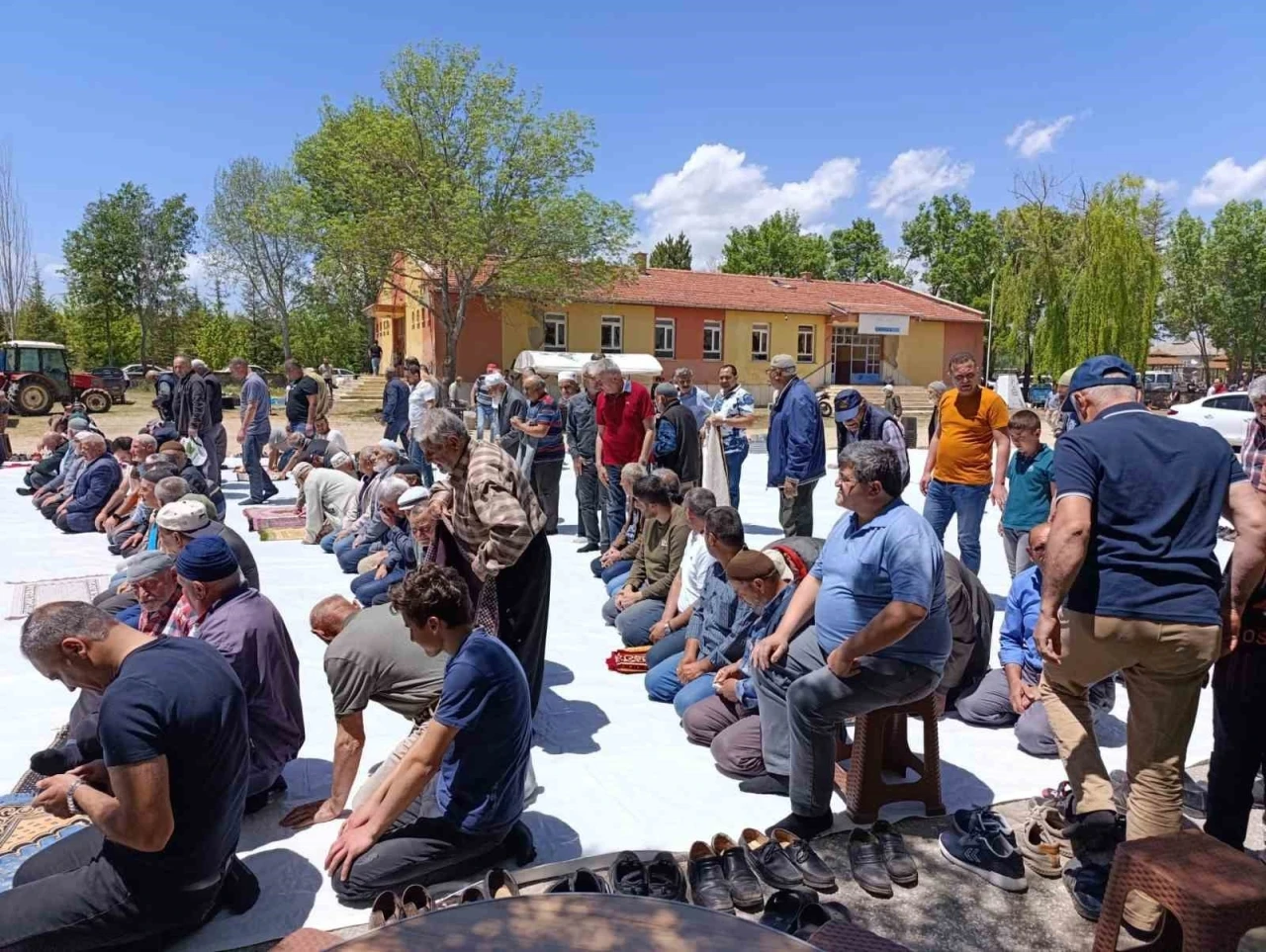 Hüyük ve Derbent’te çiftçiler yağmur duasında buluştu
