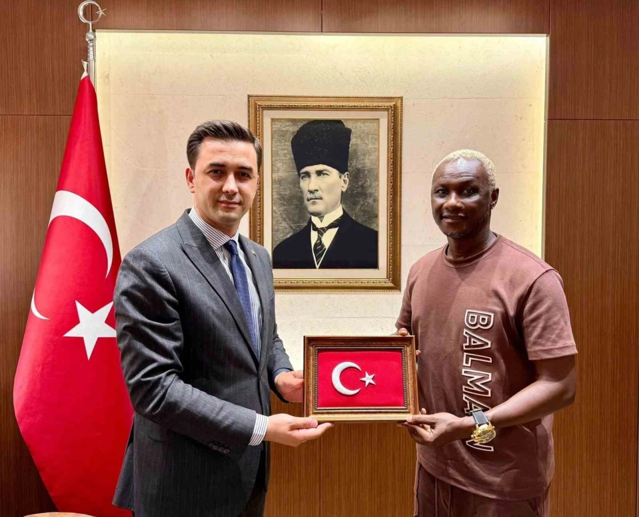 İbrahim Yattara, Midyat’ta gençlerle buluştu

