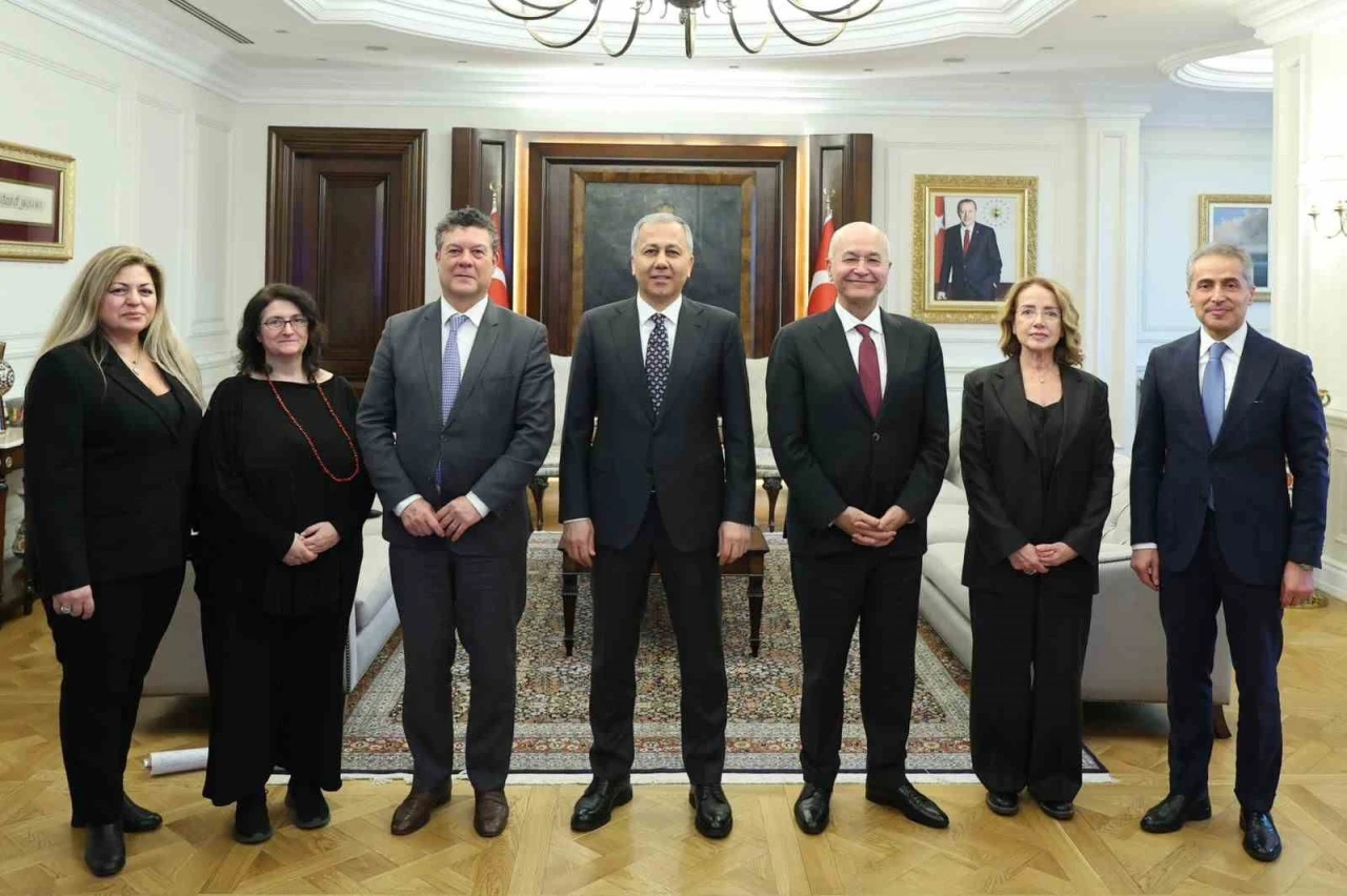 İ&ccedil;işleri Bakanı Ali Yerlikaya, BM M&uuml;lteciler Y&uuml;ksek Komiseri Berhem Salih ile g&ouml;r&uuml;şt&uuml;
