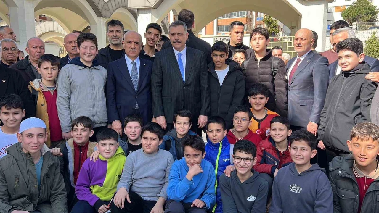İ&ccedil;işleri Bakanı &Ccedil;ift&ccedil;i&rsquo;ye Kahramanmaraşlıların ilgisi yoğun oldu
