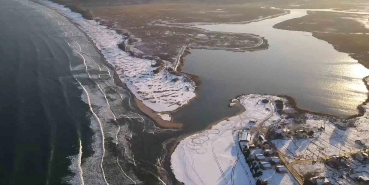 İğneada&rsquo;da kar sonrası oluşan eşsiz manzaralar havadan g&ouml;r&uuml;nt&uuml;lendi

