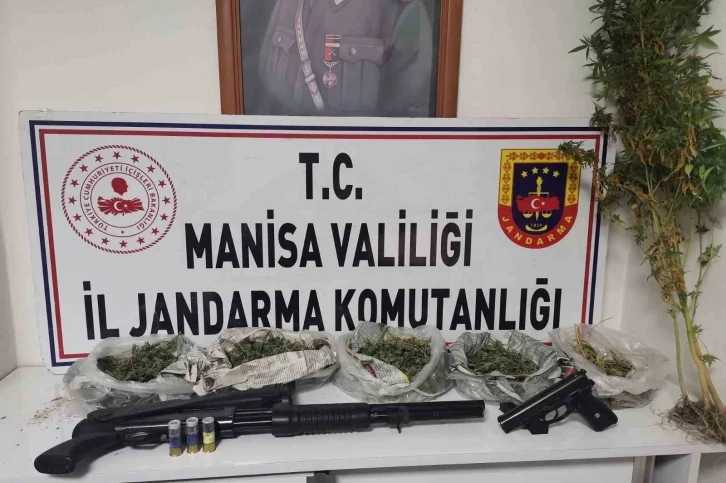 İkametten uyuşturucu ve silah &ccedil;ıktı
