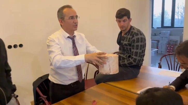 İki aday eşit oy alınca muhtar kura ile belirlendi
