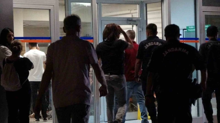 İki aile arasındaki silahlı &ccedil;atışmanın altından &rsquo;arazi&rsquo; meselesi &ccedil;ıktı: 2 &ouml;l&uuml;, 7 yaralı
