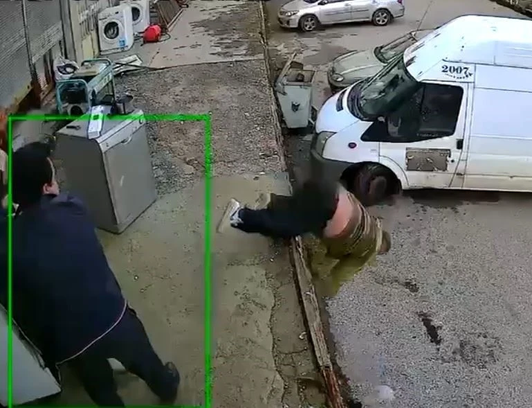 İki arkadaşın tartışması hastanede bitti
