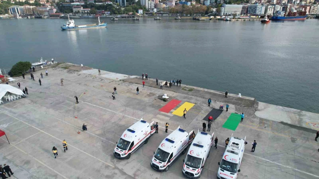 İki yıl önce gemi facialarının yaşandığı Zonguldak’ta gemi kazası tatbikatı düzenlendi
