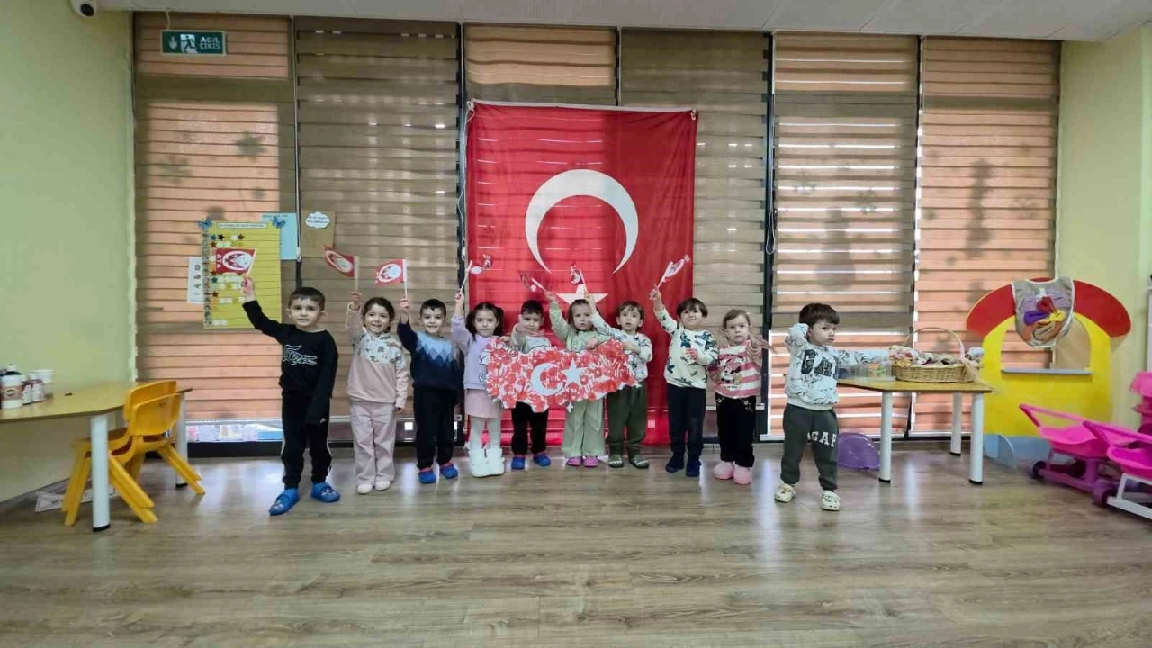 İkinci d&ouml;nem "Bayrak Sevgisi" temasıyla başladı
