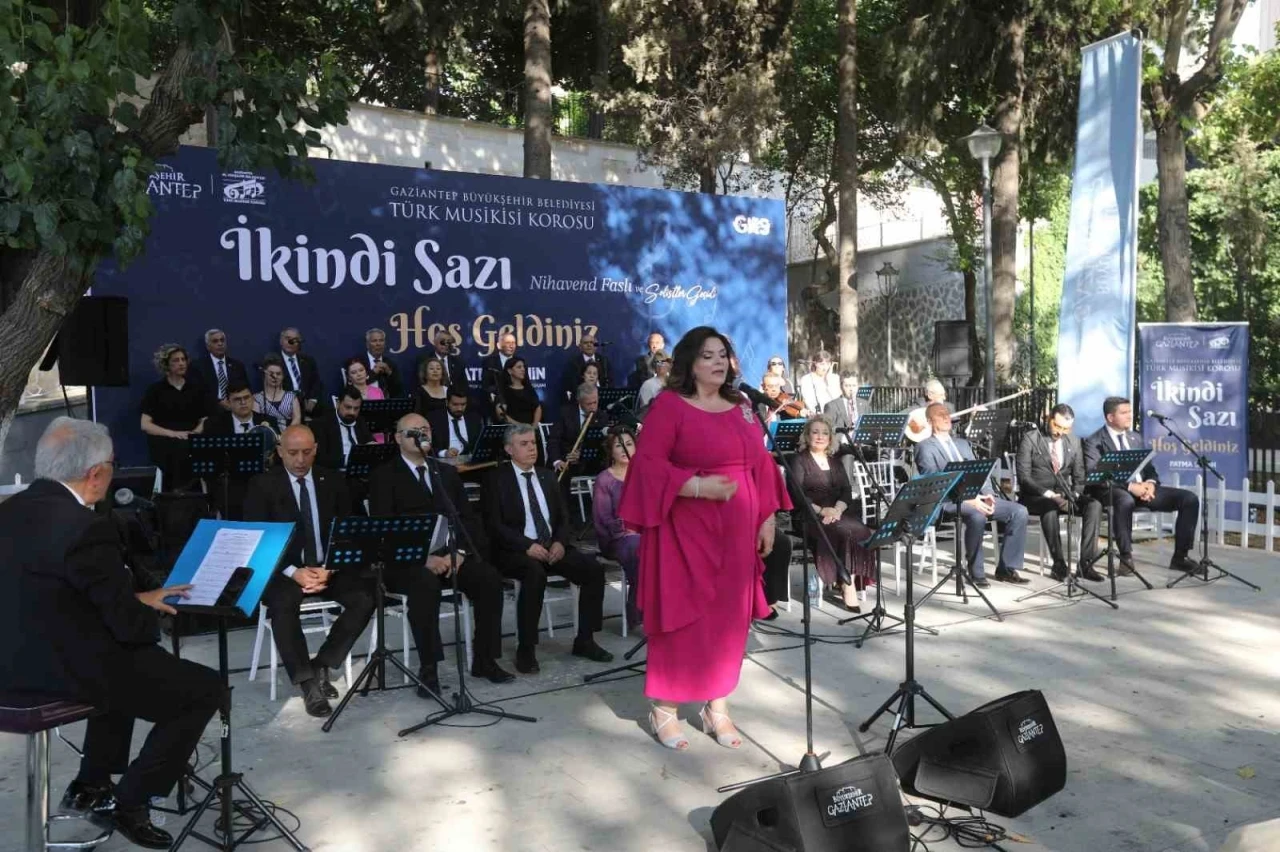 İkindi sazı geleneği ile Gaziantep’e özgü türküler yeniden seslendirildi

