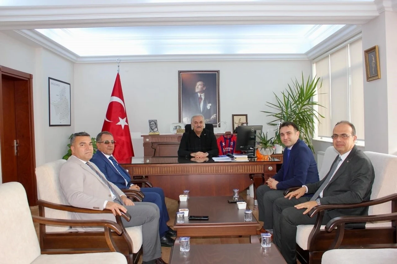 İl Milli Eğitim M&uuml;d&uuml;r&uuml; Yiğit, S&ouml;ke Kaymakamı Ak&ccedil;a ile bir araya geldi
