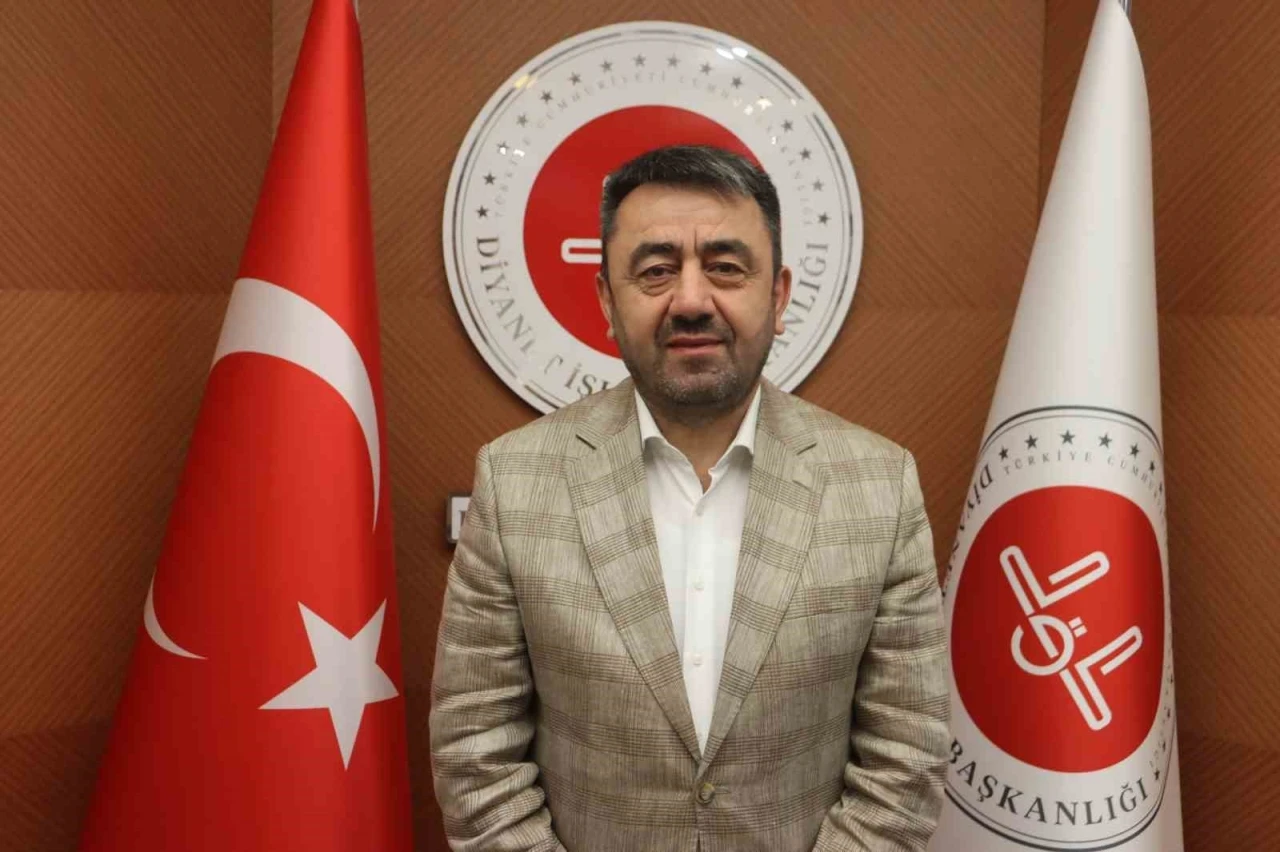 İl M&uuml;ft&uuml;s&uuml; Durmuş Ayvaz: "&Uuml;&ccedil; aylara kavuşmanın huzur ve mutluluğunu yaşıyoruz"
