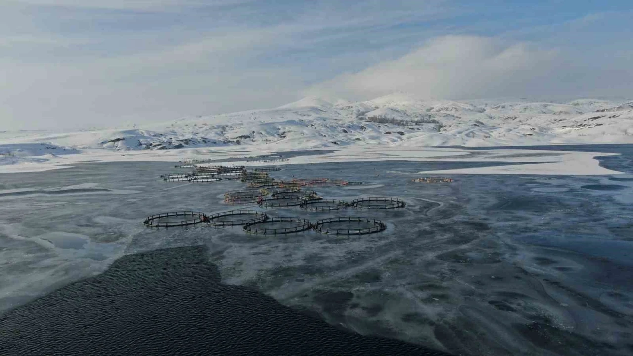 İl&ccedil;e adeta dondu, termometreler -19.4&rsquo;&uuml; g&ouml;sterdi
