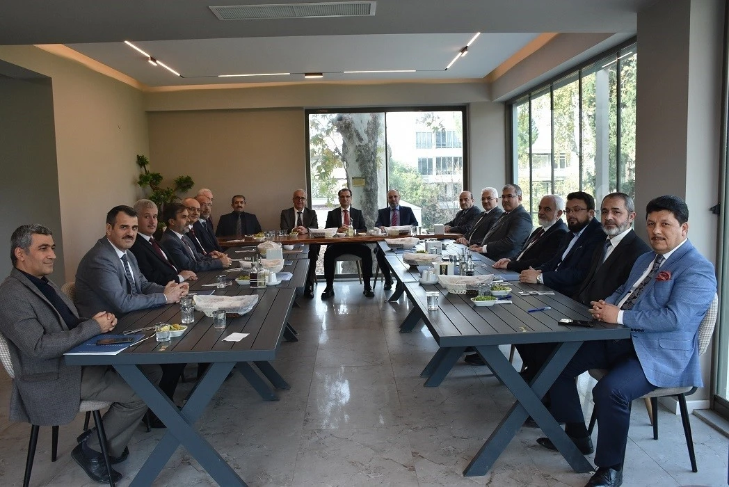 İlçe Müftüleri aylık mutat toplantısı Salihli’de yapıldı
