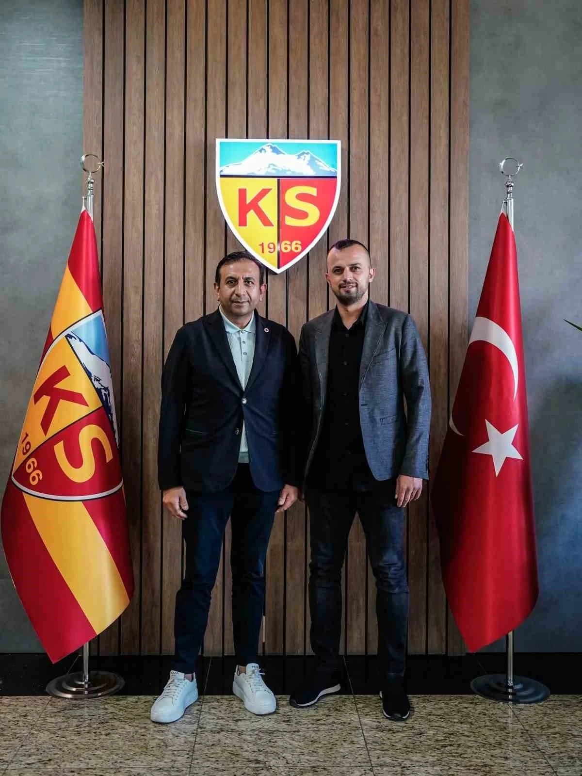 İlhan Parlak, Kayserispor&rsquo;da genel koordinat&ouml;rl&uuml;k g&ouml;revine getirildi
