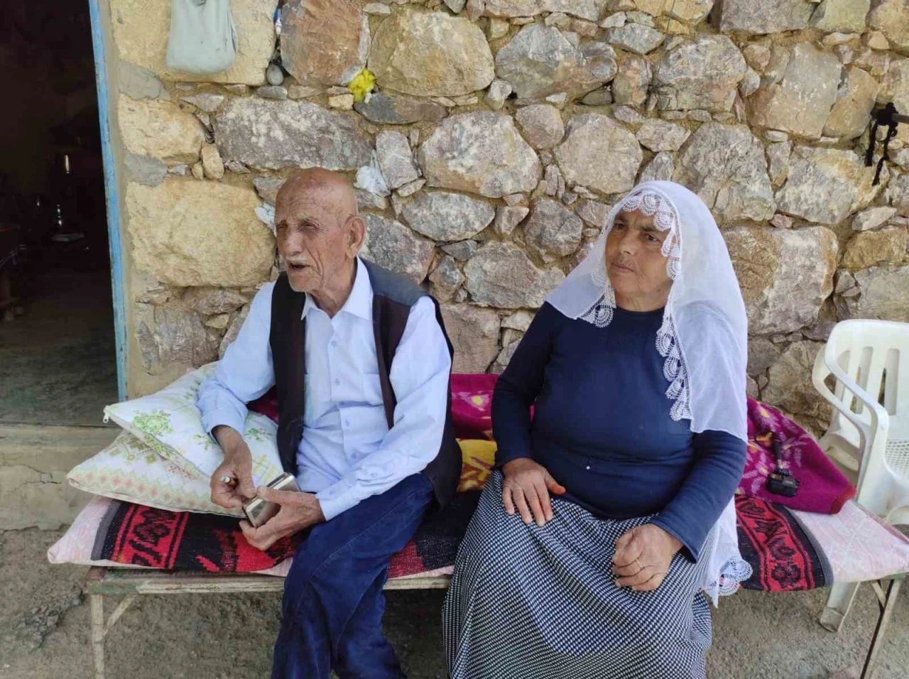 İlk aşkını alamayan Mehmet Reşit dede, 3 evlilik yapıp 28 çocuğundan ilkinin adını sevdiği kadın ’Rağda’nın ismini koydu
