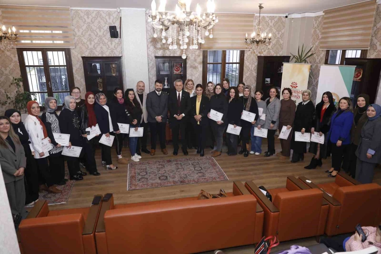 İlkadım&rsquo;da kursiyerlerin sertifika heyecanı
