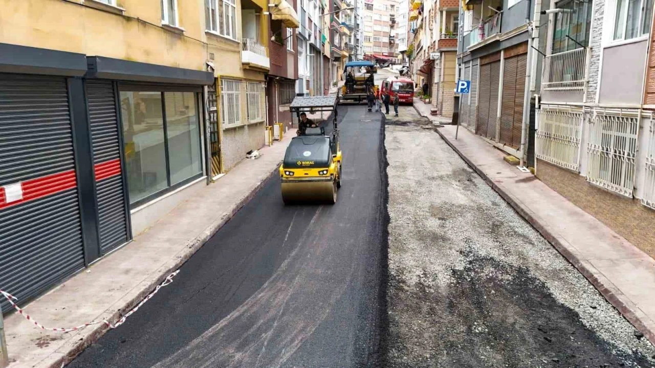 İlkadım’da sıcak asfalt çalışmaları
