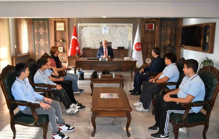 İmam Hatipli &ouml;ğrenciyle bir araya geldi
