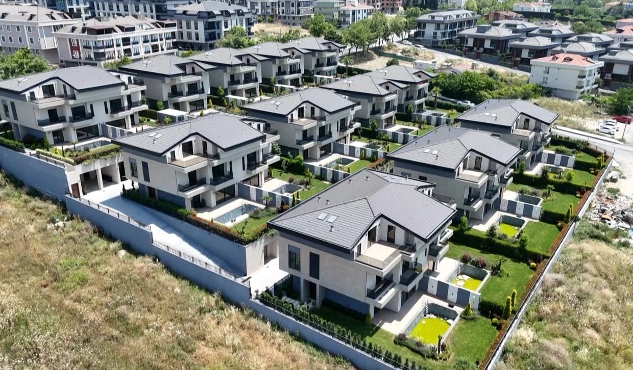 İmamoğlu İnşaat üzerinden yapılan yolsuzluğa konu olan villa ve daire
