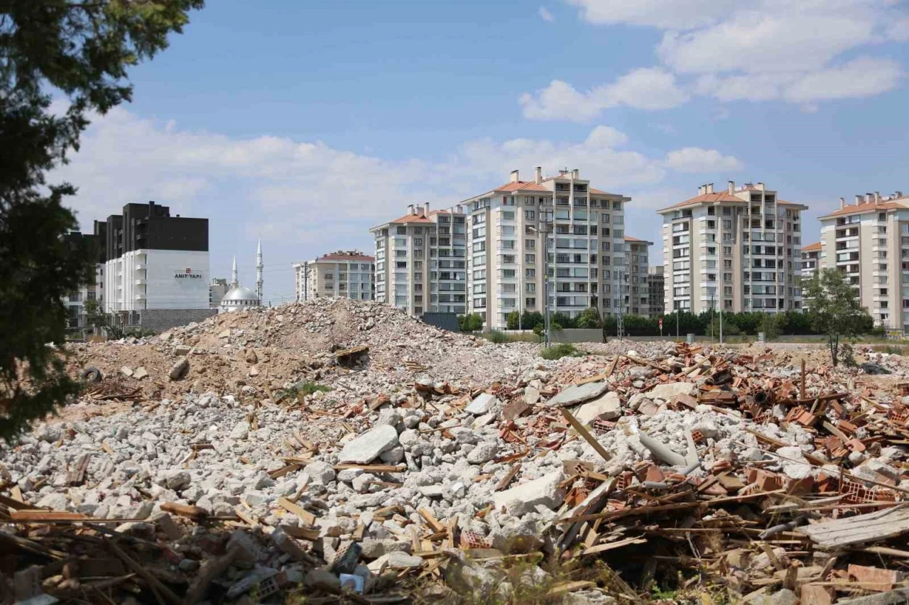 İmar ve 18 uygulamalarıyla Meram&rsquo;da b&uuml;y&uuml;k d&ouml;n&uuml;ş&uuml;m
