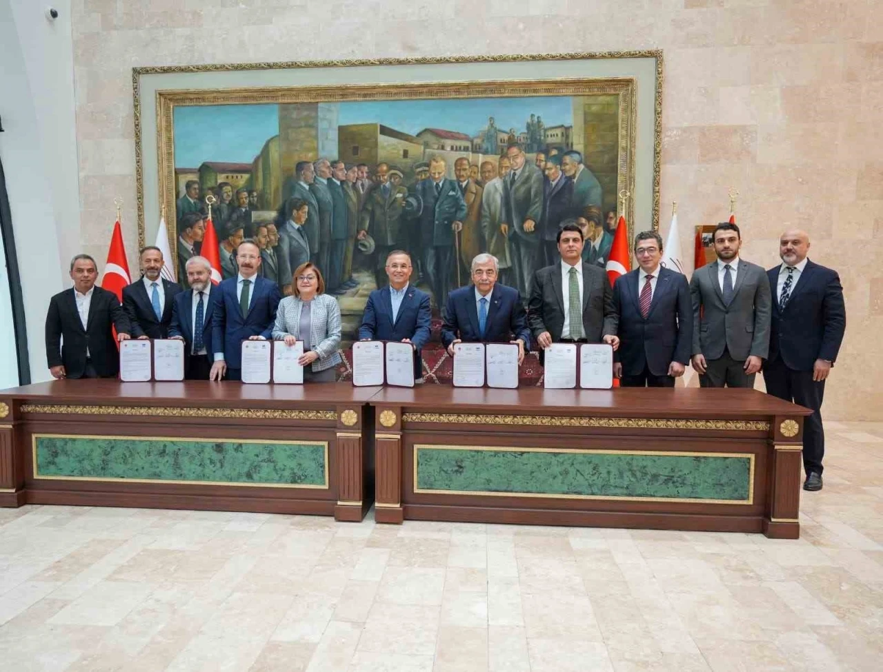 İmzalar Kur&rsquo;an Kursu i&ccedil;in atıldı
