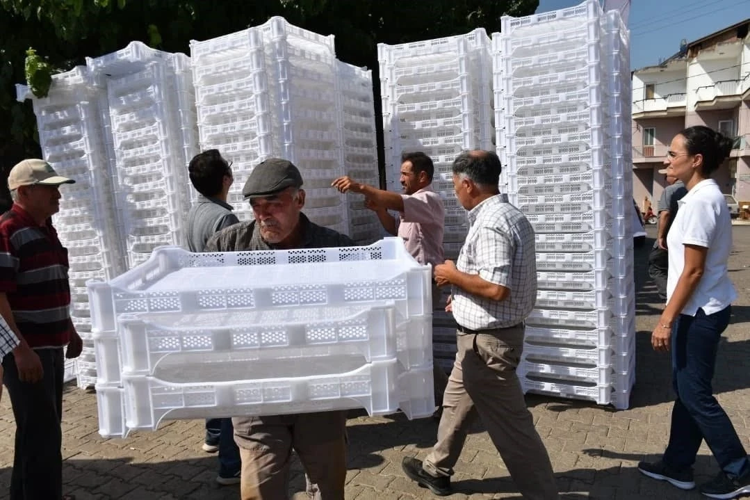 İncir üreticilerine kurutma kerevitleri dağıtıldı
