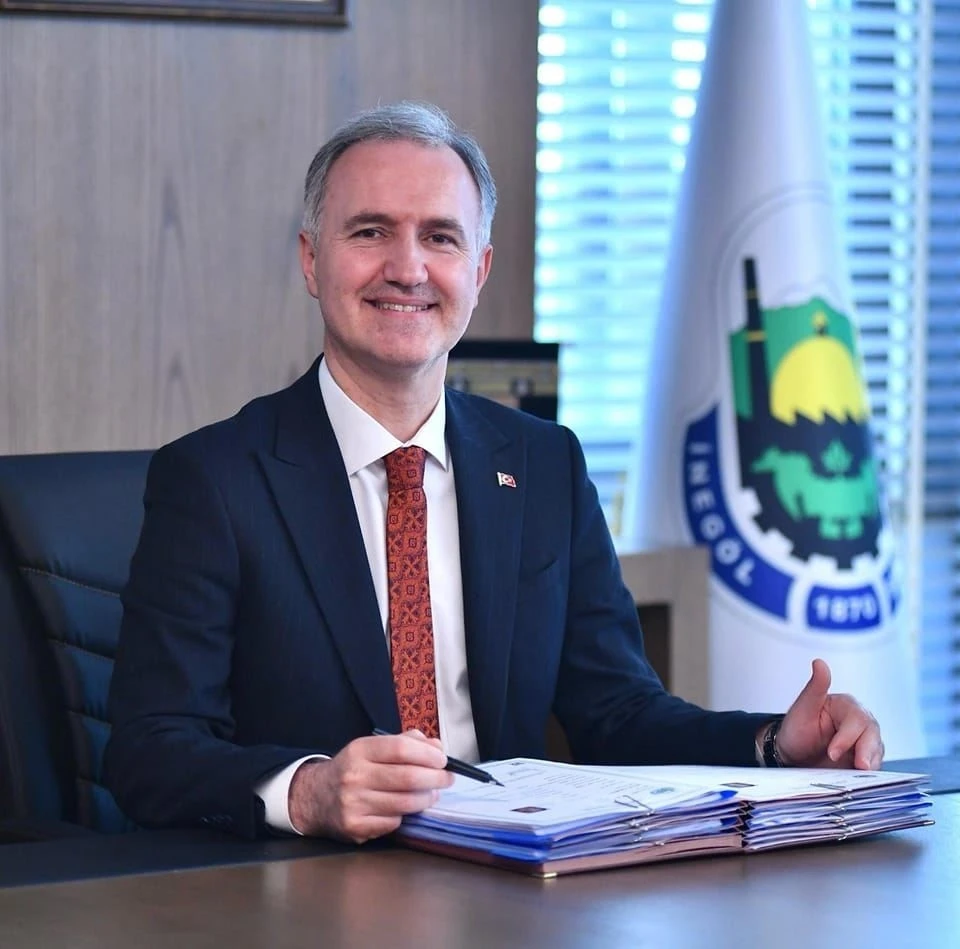 İneg&ouml;l Belediyesi&rsquo;nden &uuml;niversite &ouml;ğrencilerine 6 milyon TL eğitim yardımı
