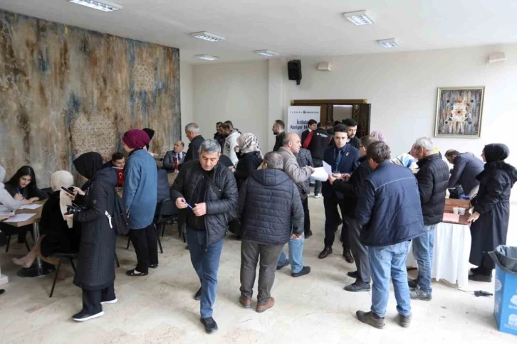 İneg&ouml;l Belediyesi &ouml;zel sekt&ouml;r&uuml;n yanında
