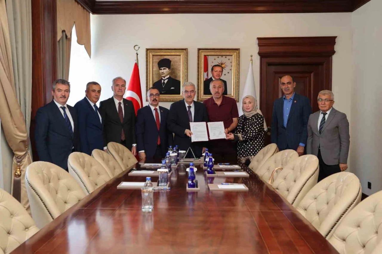 İneg&ouml;l&rsquo;de sağlık ve eğitim i&ccedil;in imzalar atıldı

