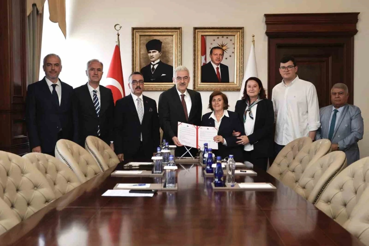 İneg&ouml;l&rsquo;e 7 birimli yeni aile sağlığı merkezi i&ccedil;in protokol imzalandı
