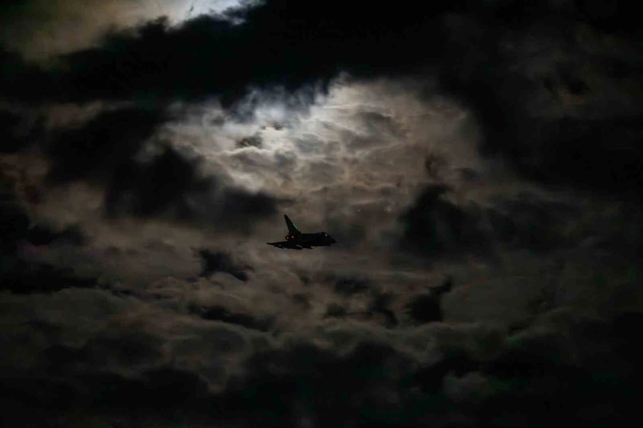 İngiltere ve Fransa&rsquo;dan Suriye&rsquo;de "DAEŞ" operasyonu
