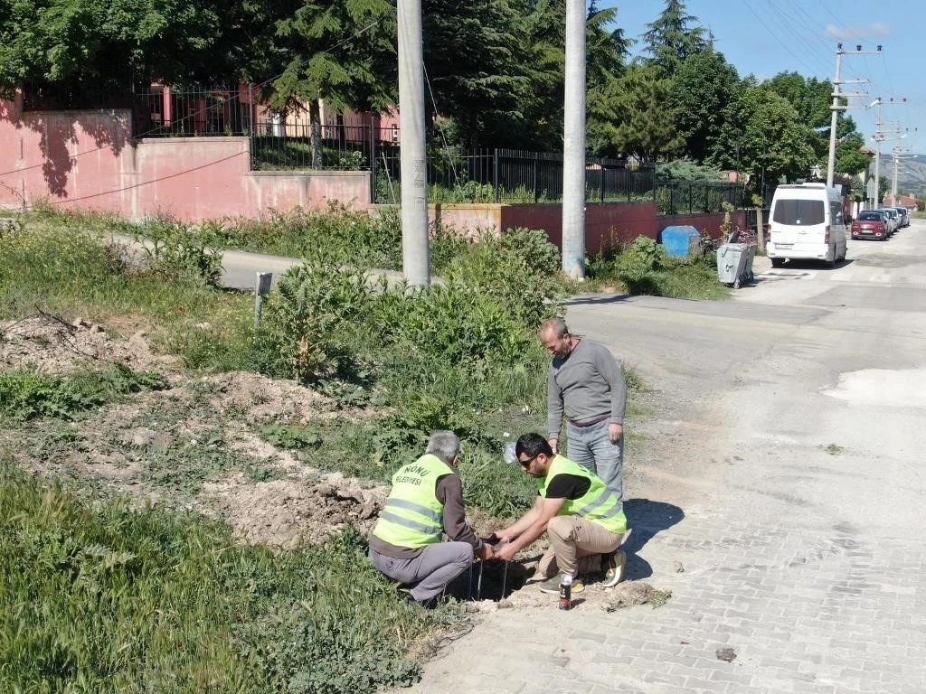 İnönü Belediyesi’nden aydınlatma direği yapım çalışmaları
