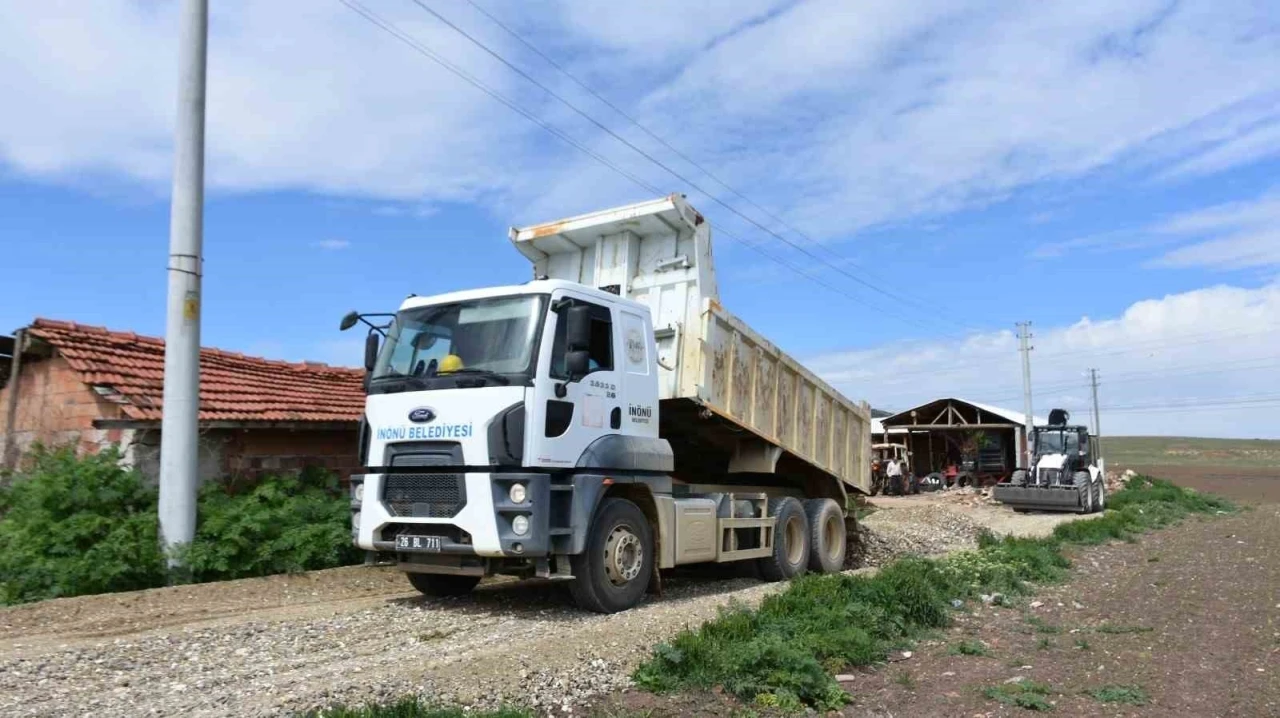 İnönü Belediyesi yol çalışmalarına devam ediyor
