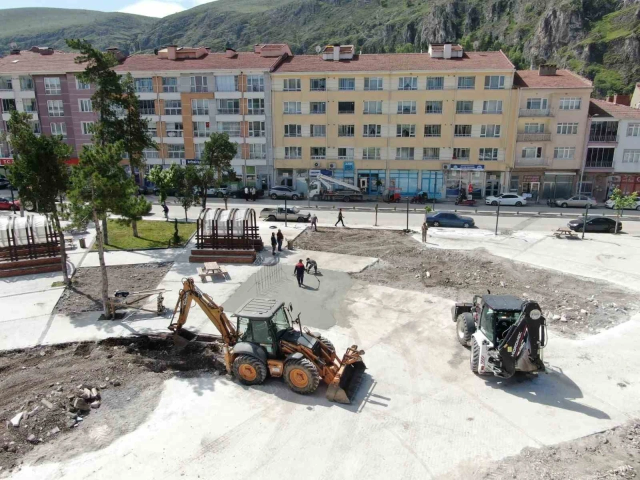 İnönü Cumhuriyet Meydanı’nda sona yaklaşılıyor
