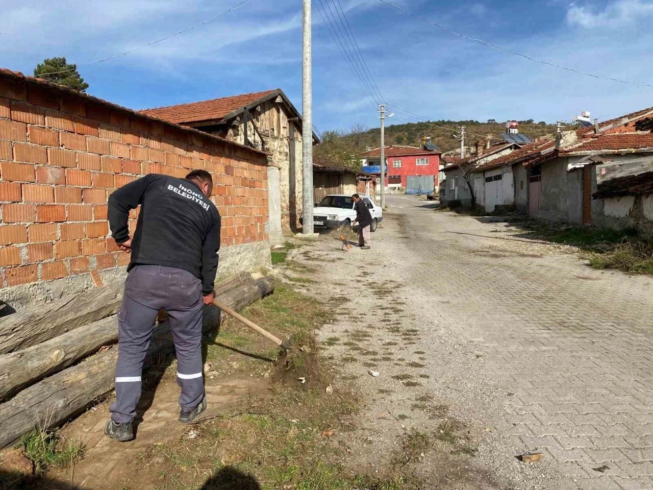 İnönü’nün dış mahallelerinde temizlik çalışması

