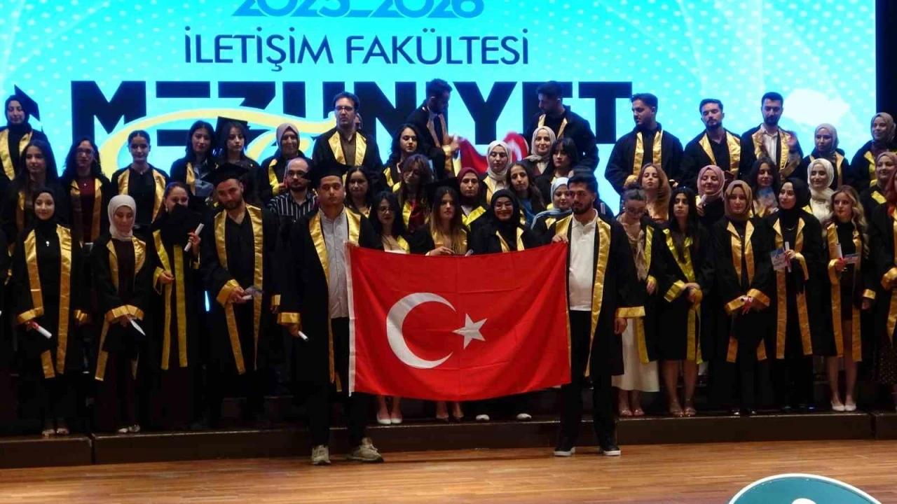 İn&ouml;n&uuml; &Uuml;niversitesi İletişim Fak&uuml;ltesi&rsquo;nde mezuniyet heyecanı

